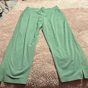 Athleta Brooklyn ankle pants vineyard green size 10